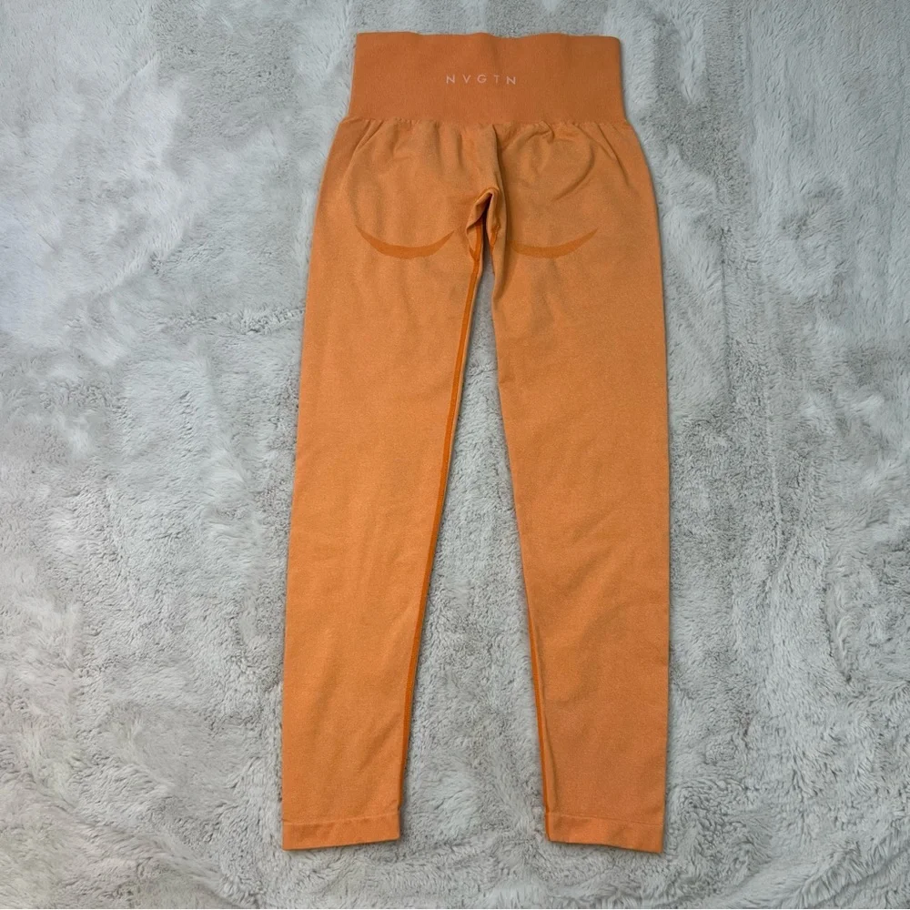 NVGTN Sunset Orange Seamless Leggings Size Medium High Rise Sculpted Contour - Picture 7 of 9